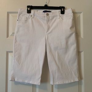 Size 8 White Bandolino shorts
